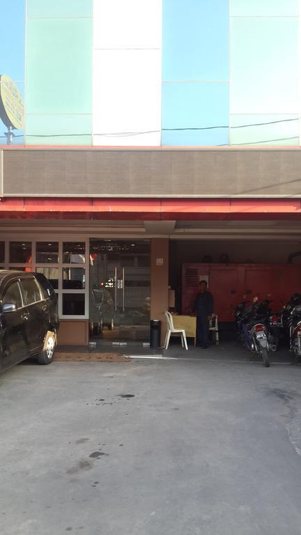 California Hotel Jakarta Ngoại thất bức ảnh