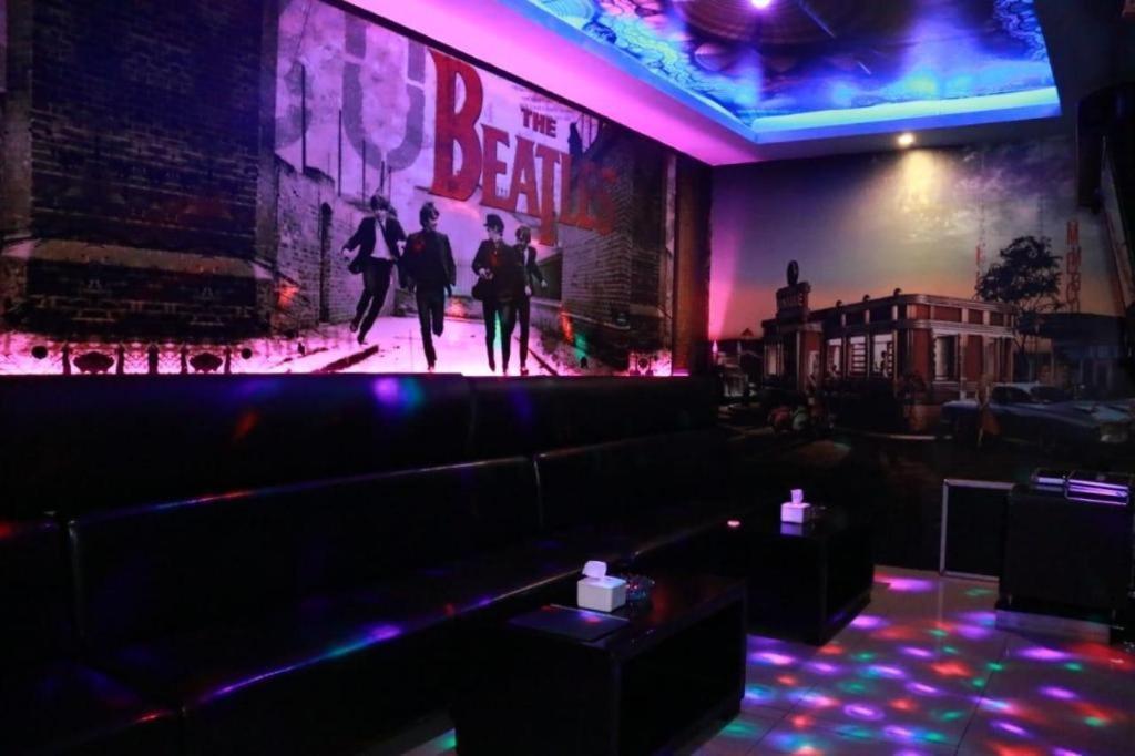 California Hotel Jakarta Ngoại thất bức ảnh