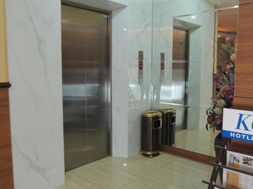 California Hotel Jakarta Ngoại thất bức ảnh