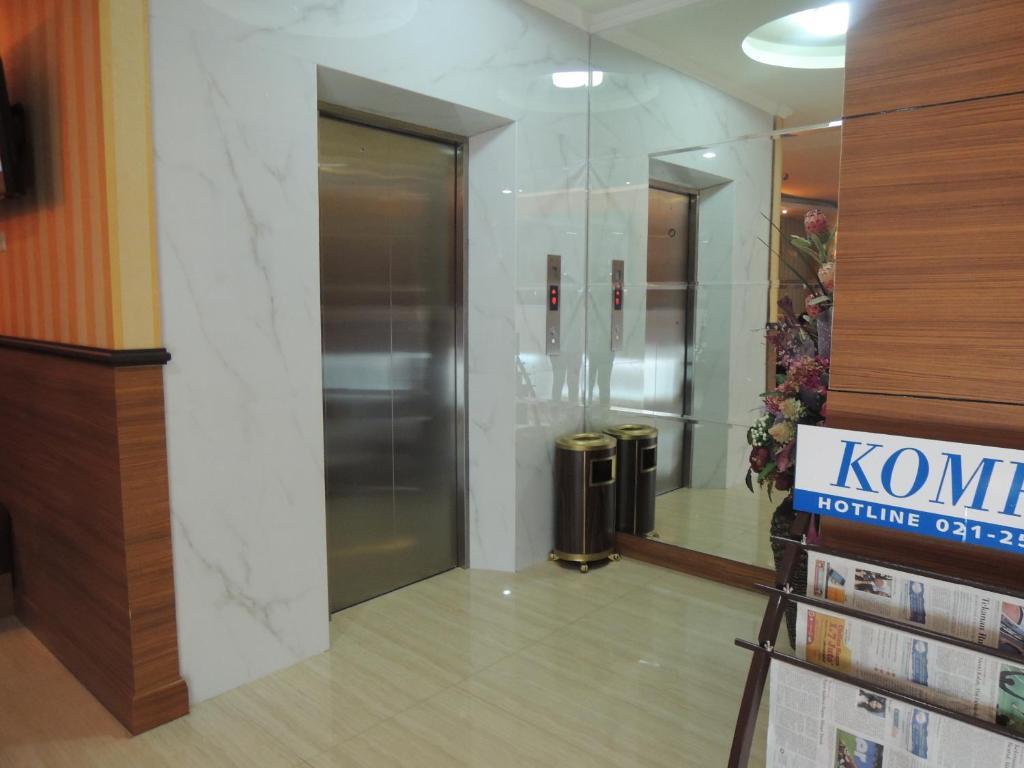 California Hotel Jakarta Ngoại thất bức ảnh
