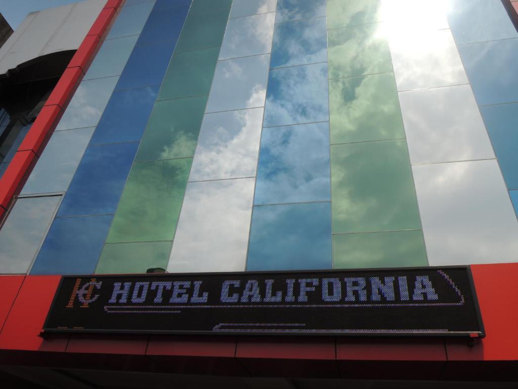 California Hotel Jakarta Ngoại thất bức ảnh
